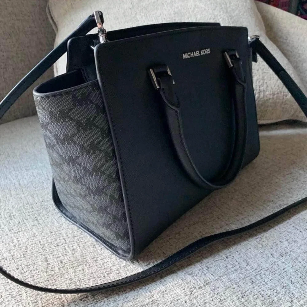 COPY - Mk purse - Picture 2 of 3